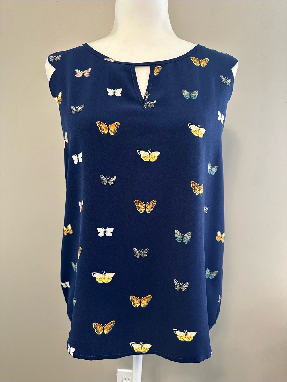 NWT Sleeveless Navy Butterfly Print Blouse - Small